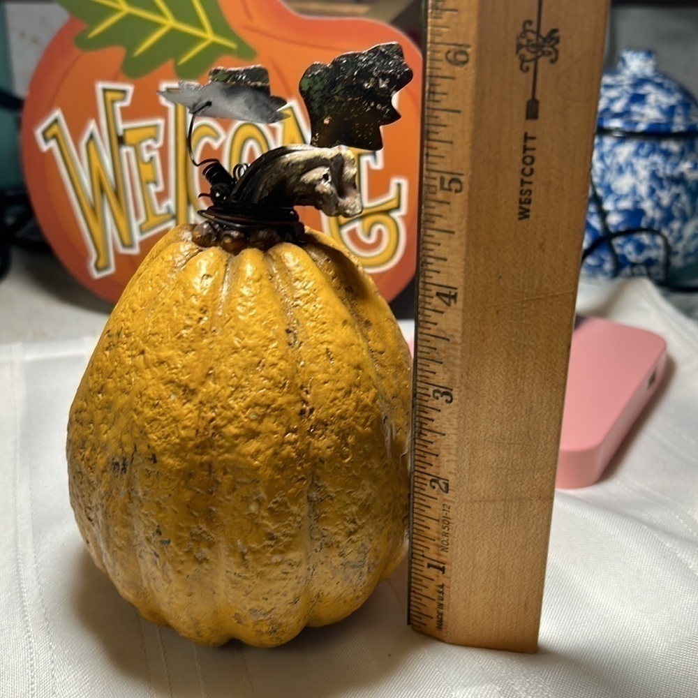 TWO Fall Pumpkins 🎃 - Picture 4 of 9